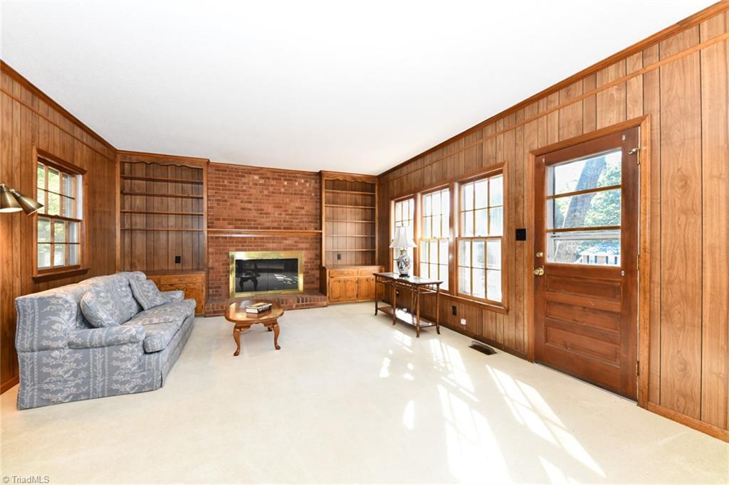 2704 Holly Drive
