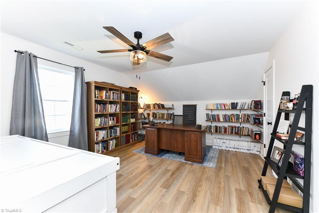 1552 Wray Road
