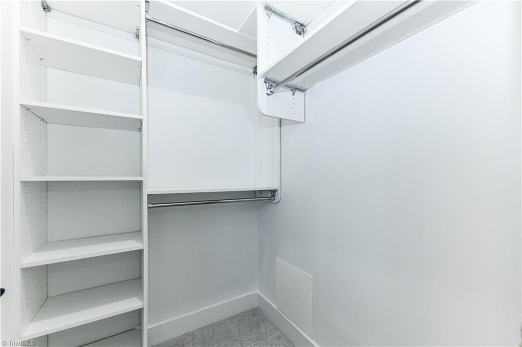 3237 W Friendly Avenue