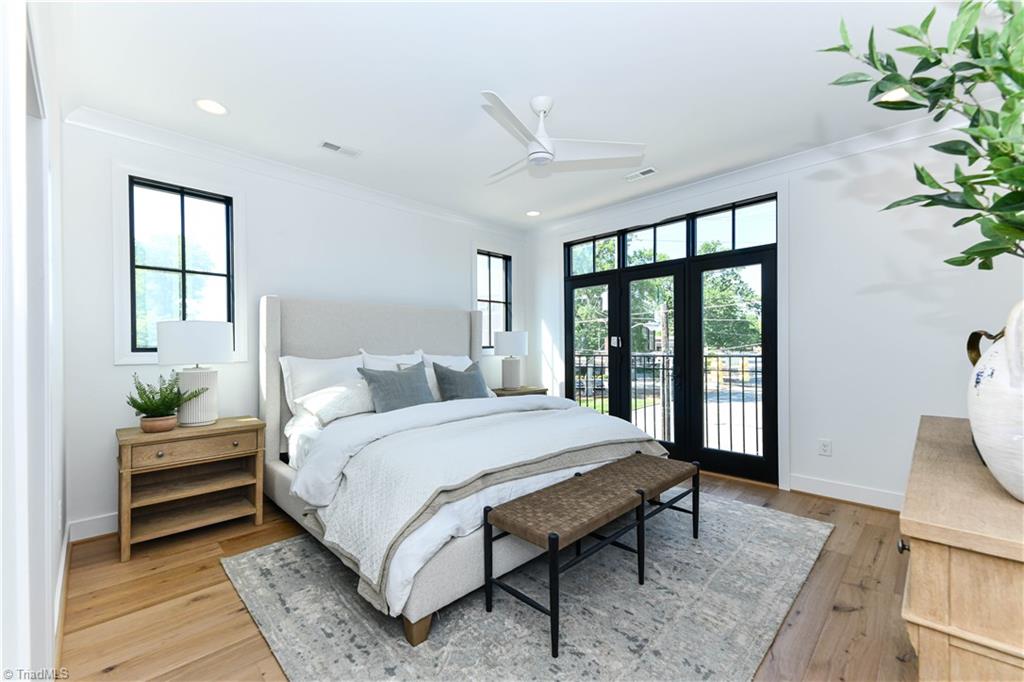 3237 W Friendly Avenue