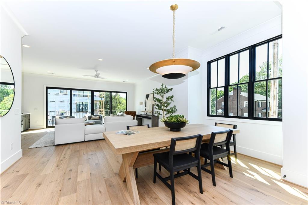 3237 W Friendly Avenue