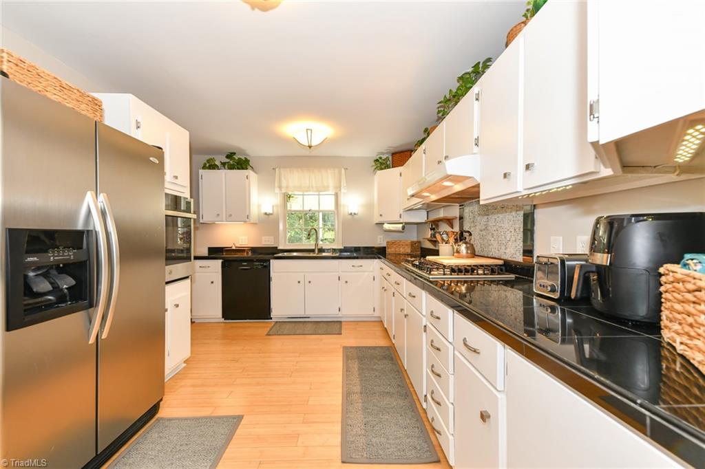 900 Honeysuckle Drive