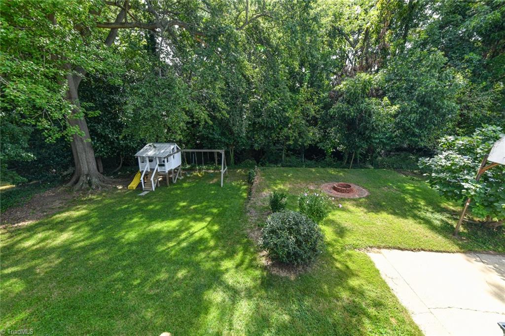 900 Honeysuckle Drive