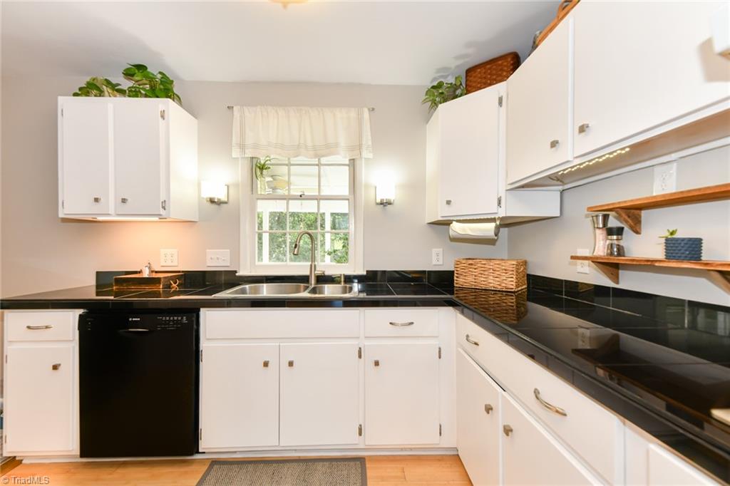 900 Honeysuckle Drive