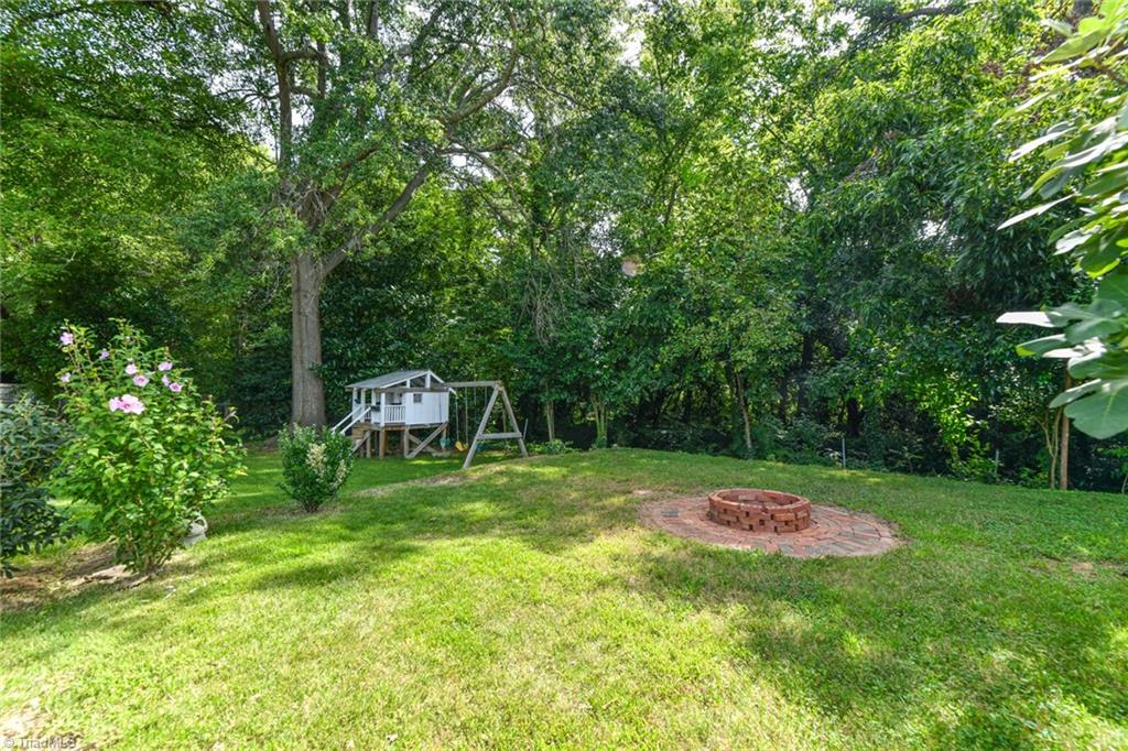 900 Honeysuckle Drive