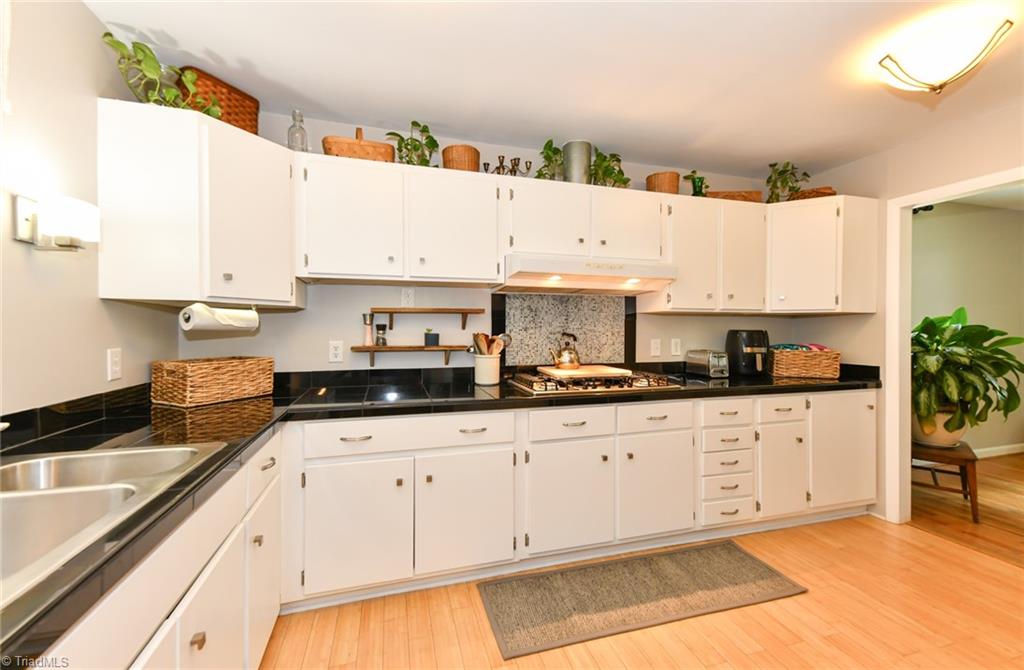 900 Honeysuckle Drive