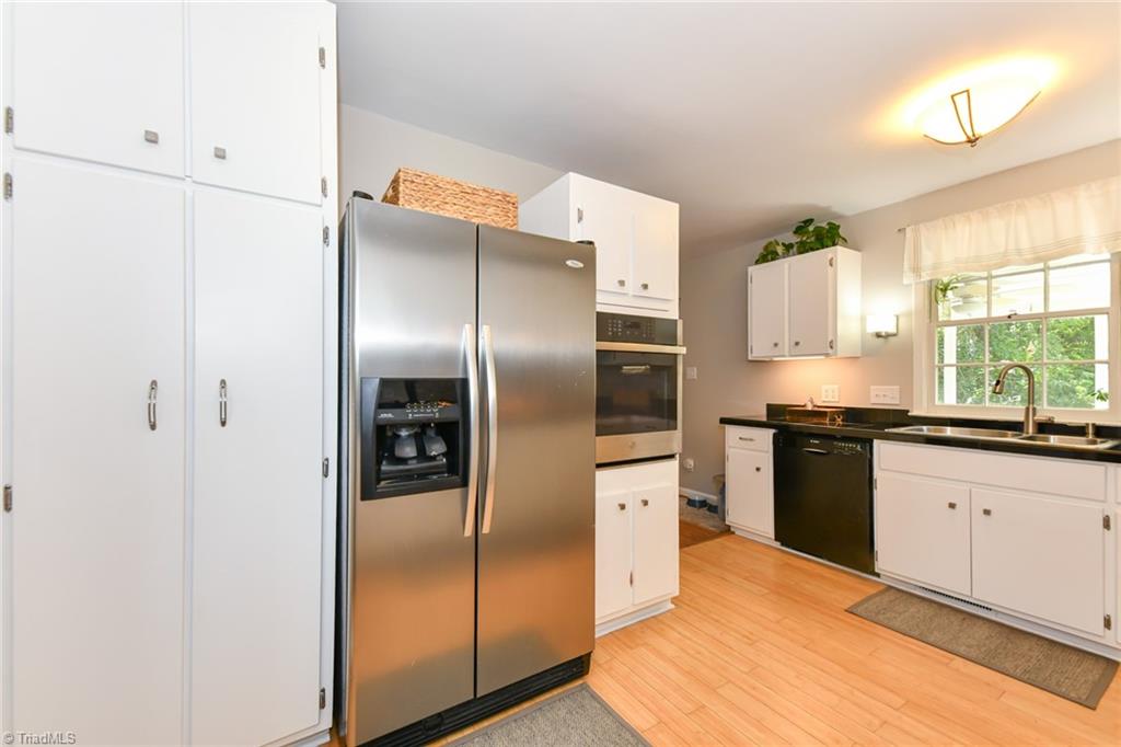 900 Honeysuckle Drive