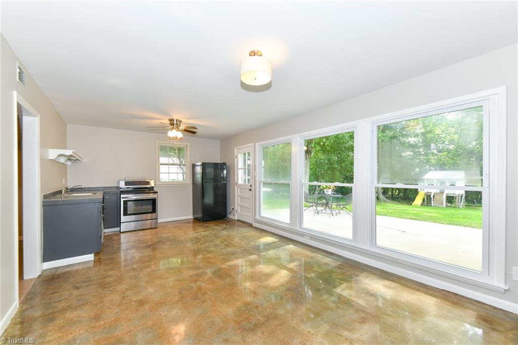 900 Honeysuckle Drive