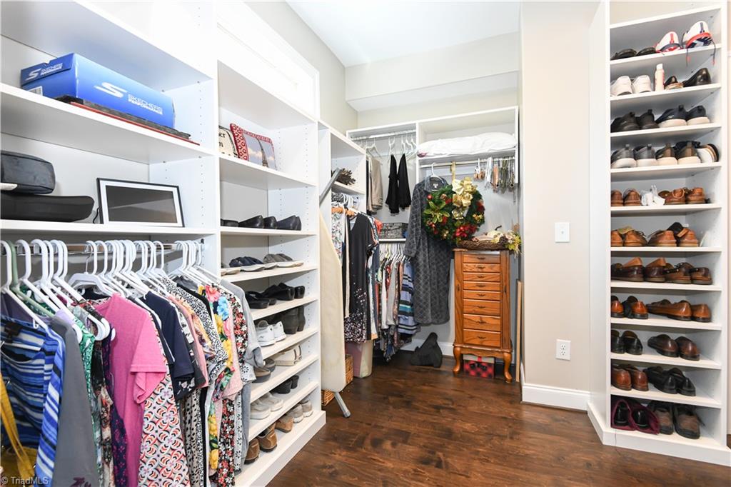 402 Kingsbridge Court