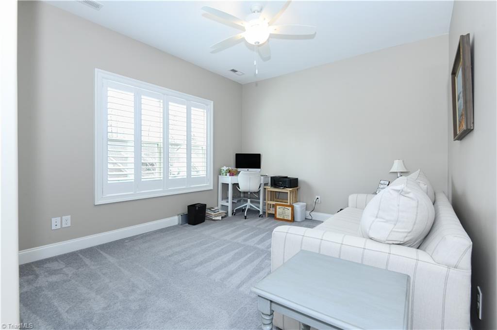 402 Kingsbridge Court