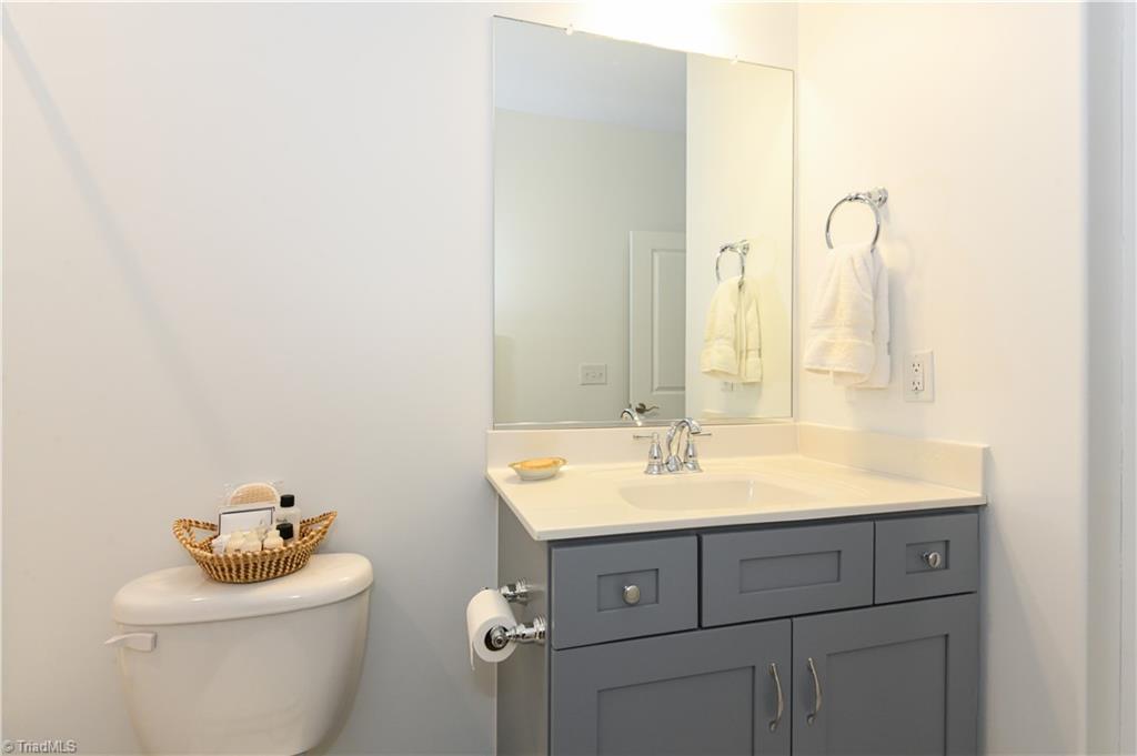 402 Kingsbridge Court