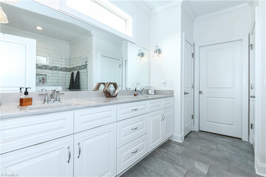 402 Kingsbridge Court