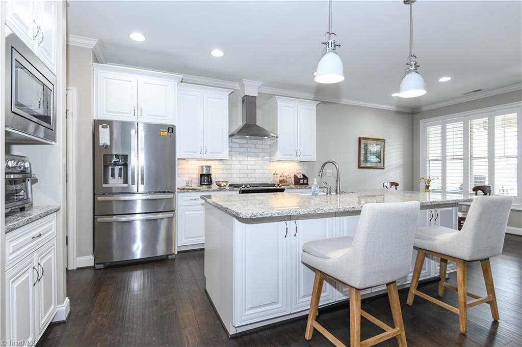 402 Kingsbridge Court