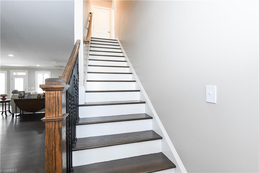 402 Kingsbridge Court