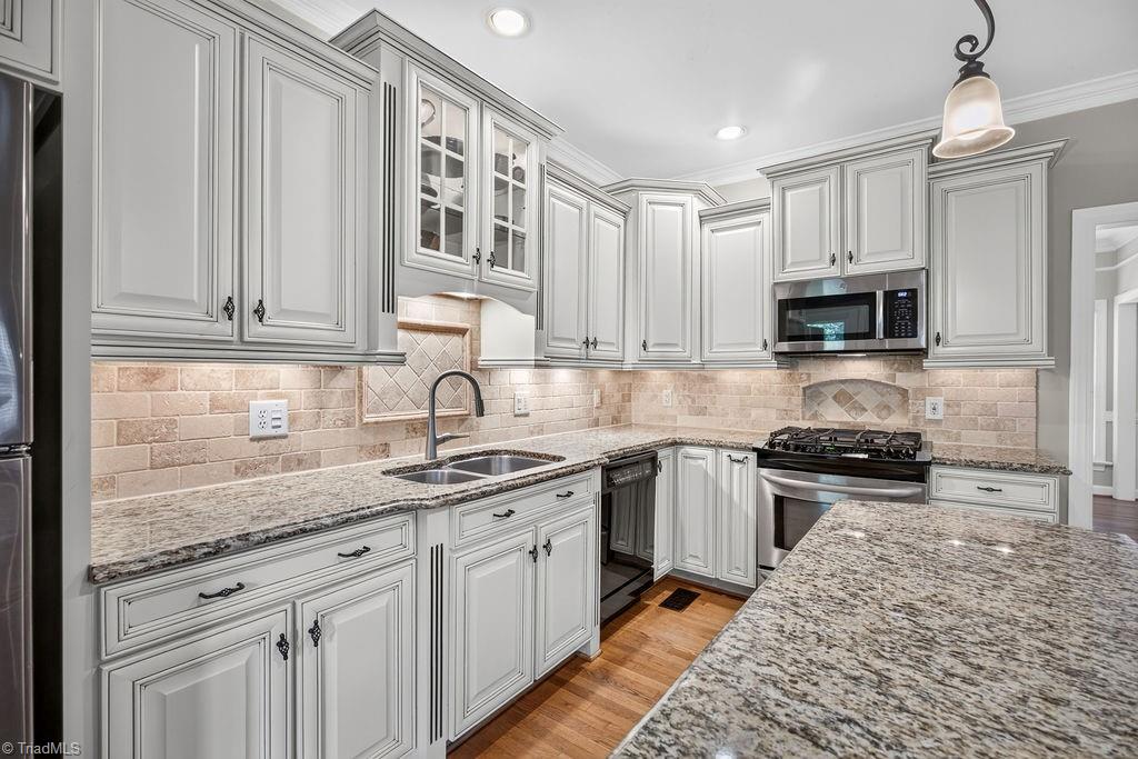 2700 Red Gate Court