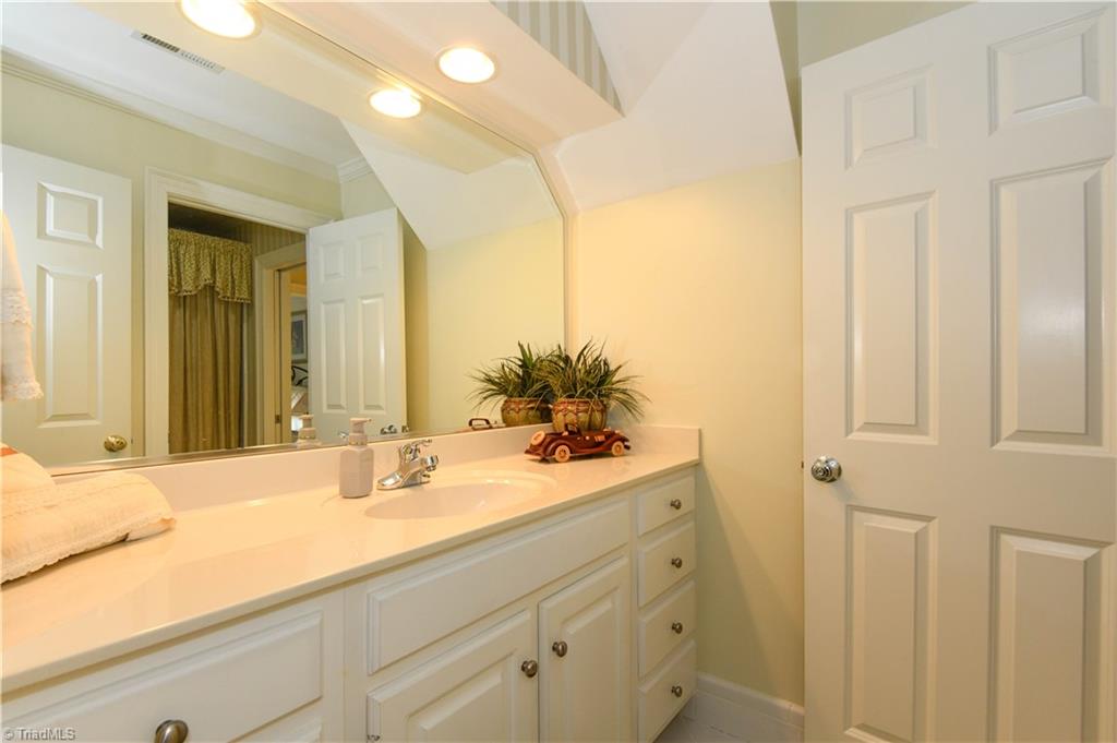 12 Hadley Park Court