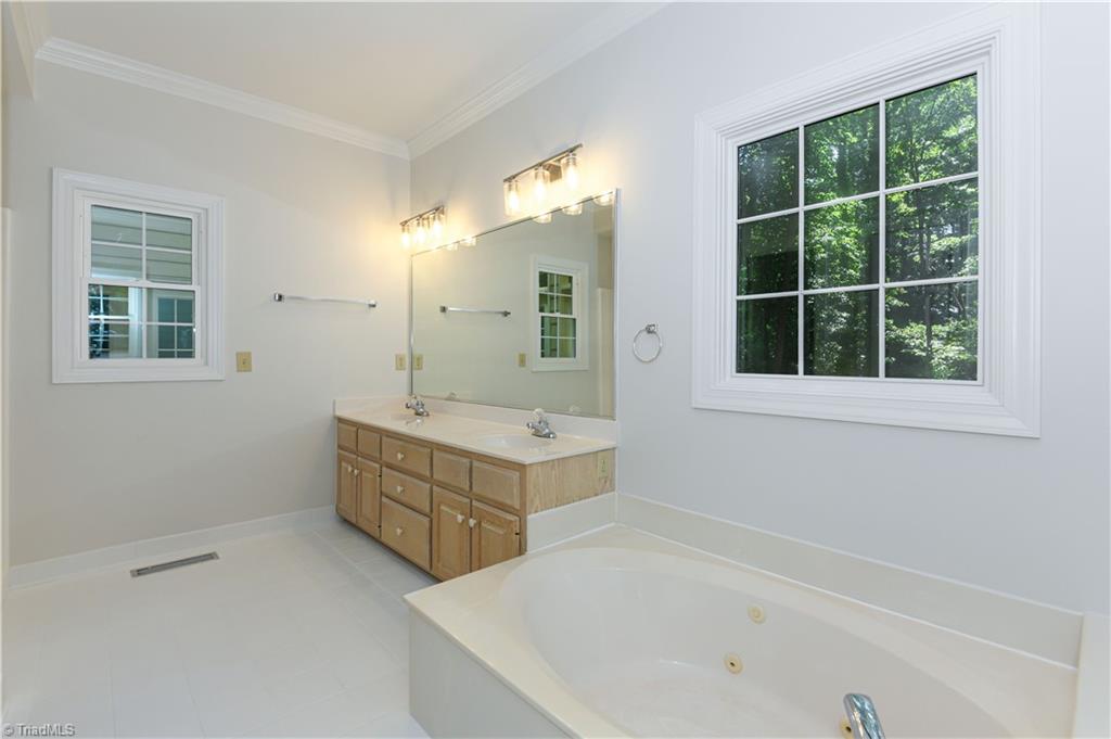 3 Charlottesville Court
