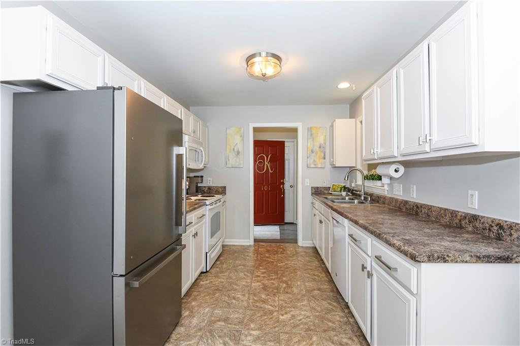 101 Valentine Court