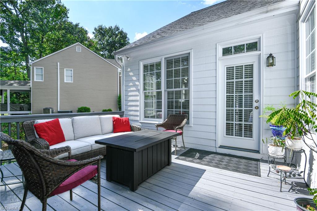 3 Veranda Court