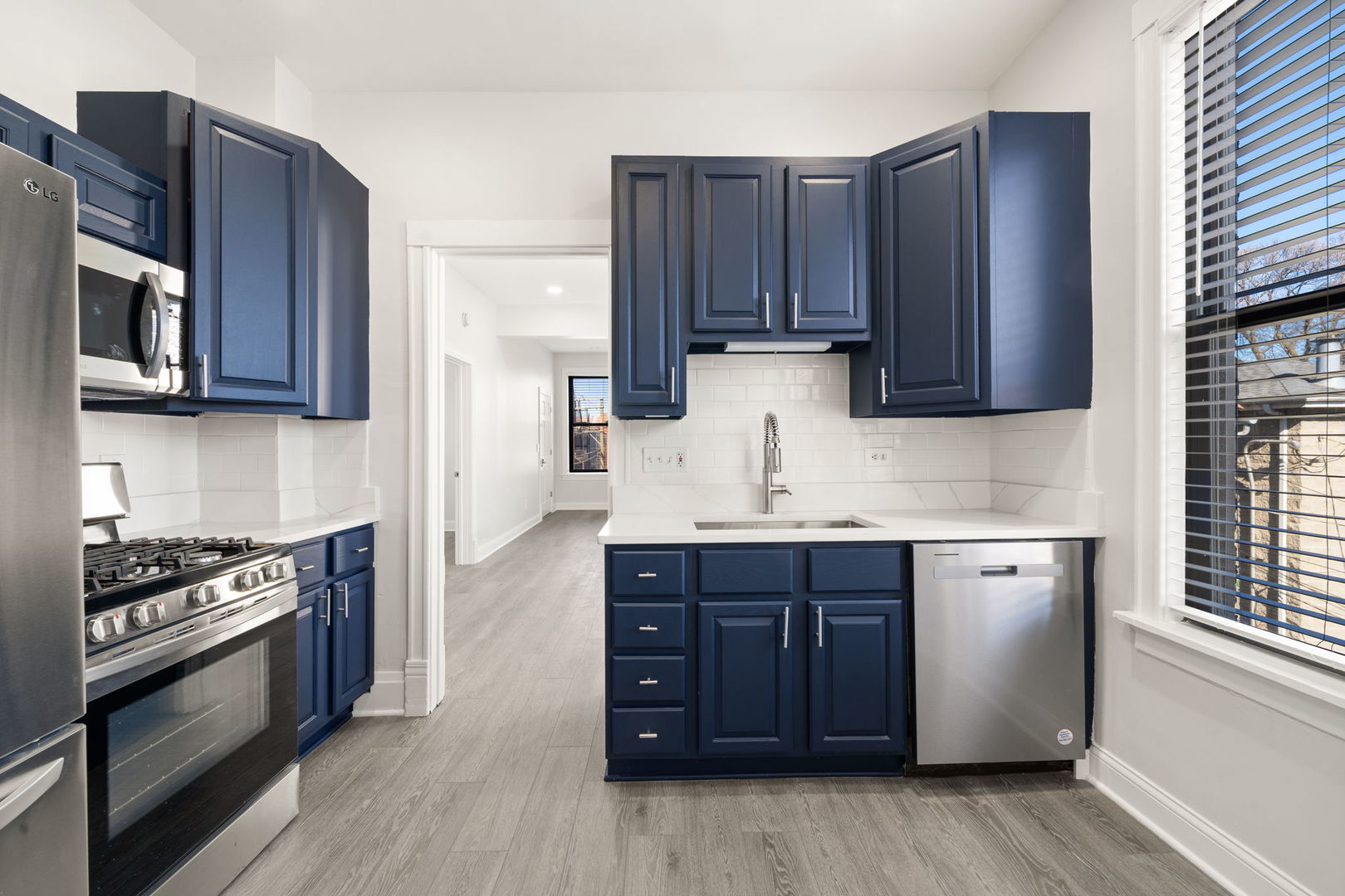 2147 W Dickens Avenue Unit: 2