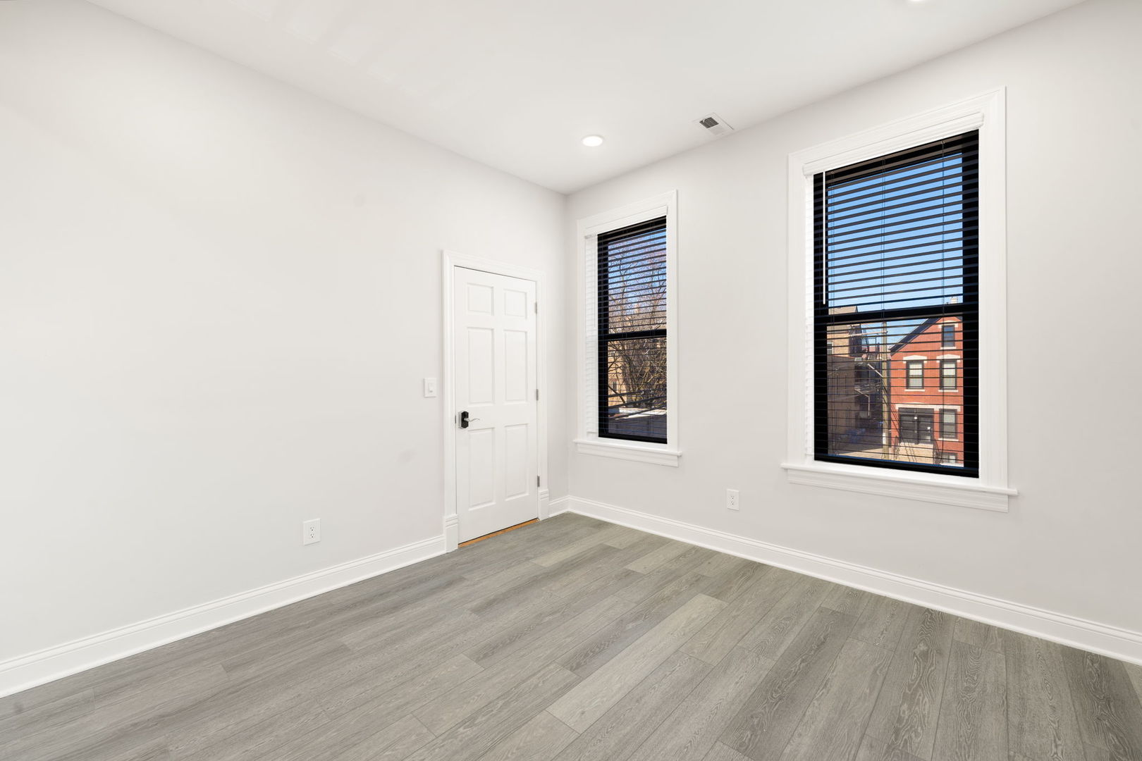 2147 W Dickens Avenue Unit: 2