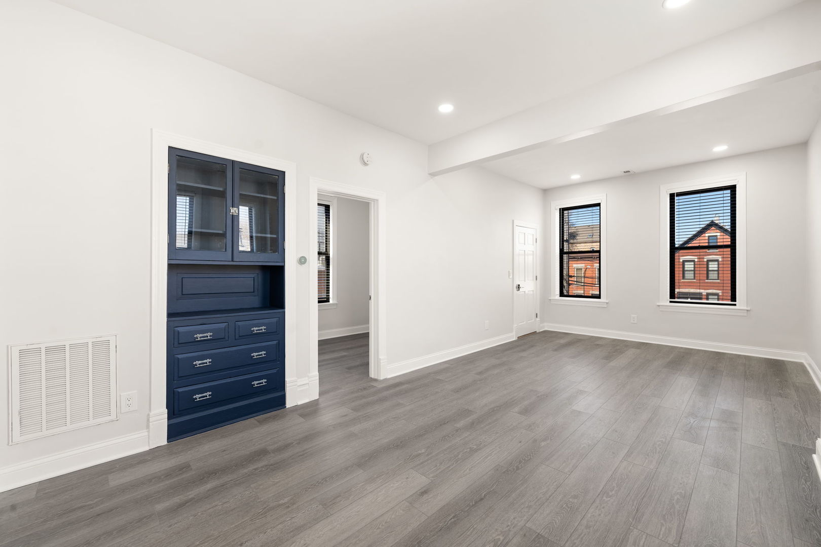 2147 W Dickens Avenue Unit: 2