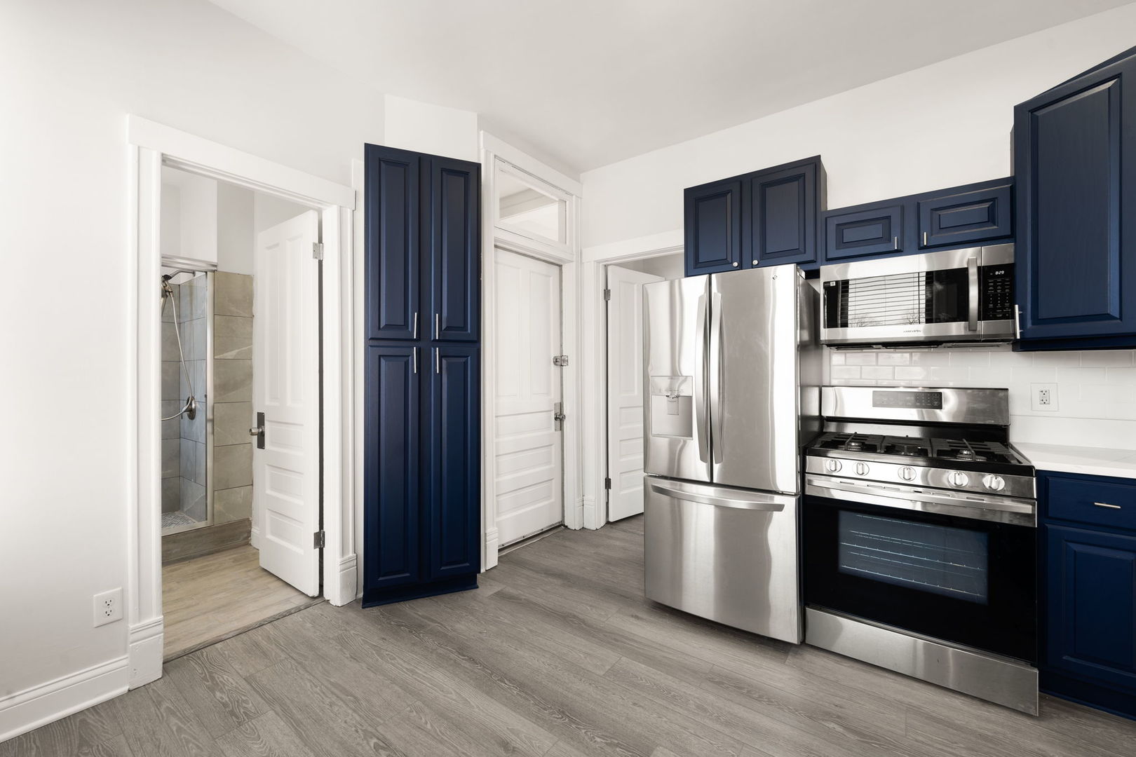 2147 W Dickens Avenue Unit: 2