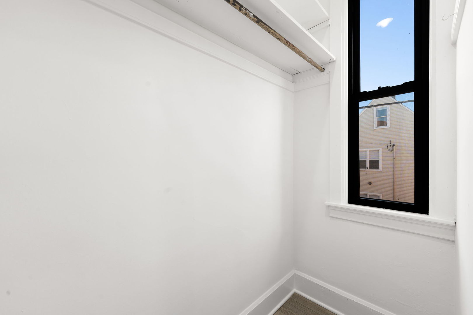 2147 W Dickens Avenue Unit: 2