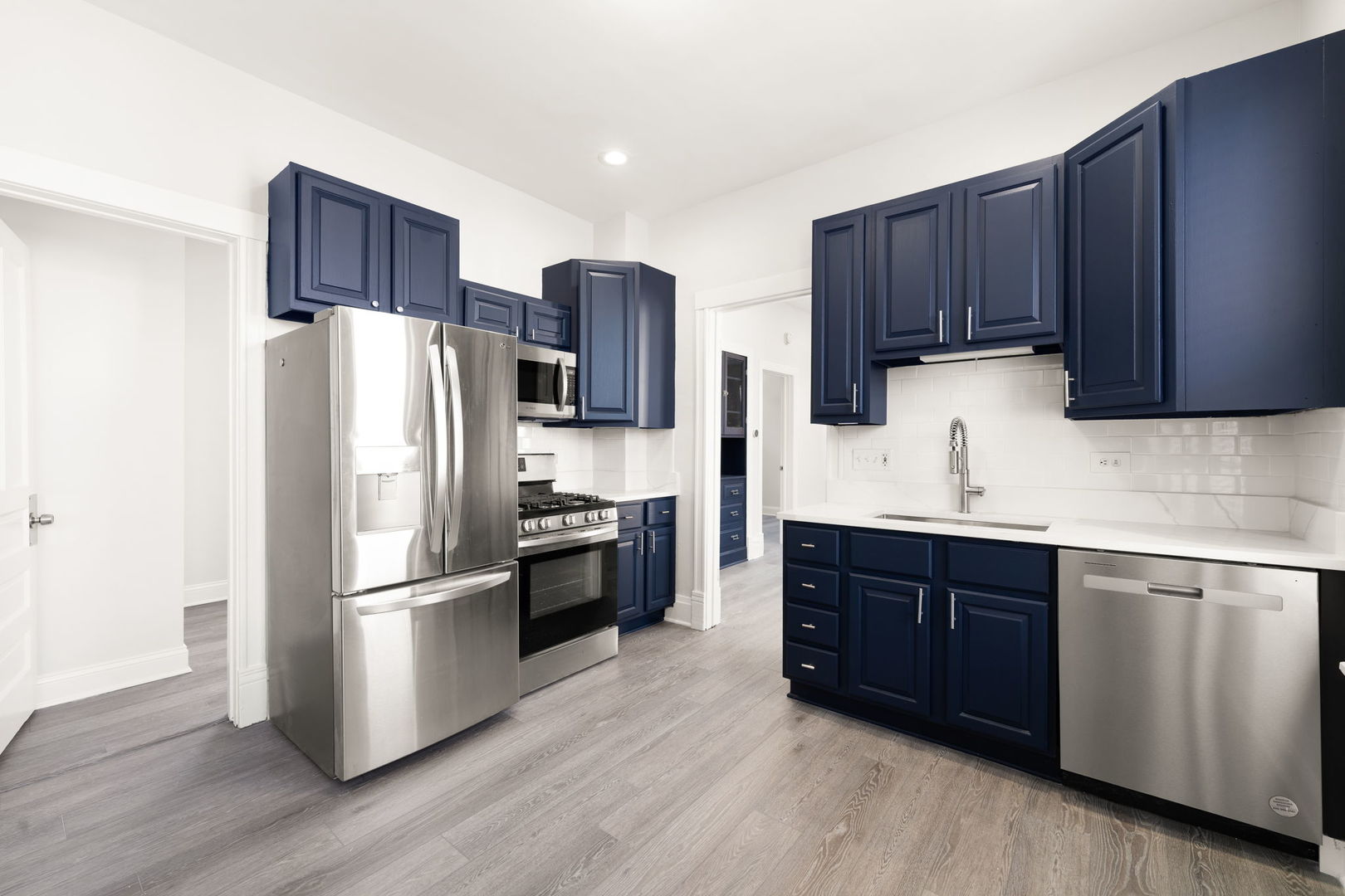 2147 W Dickens Avenue Unit: 2