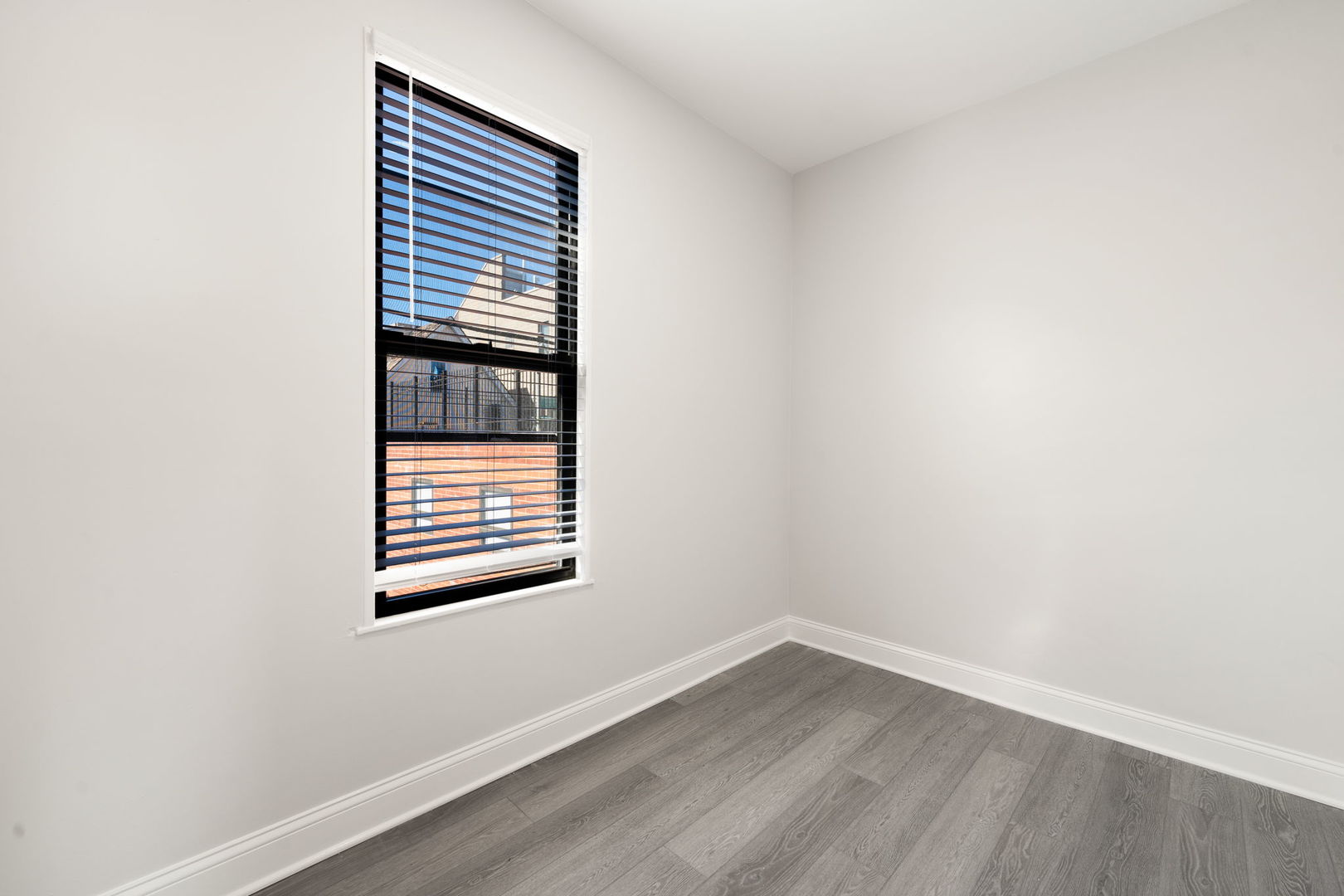 2147 W Dickens Avenue Unit: 2