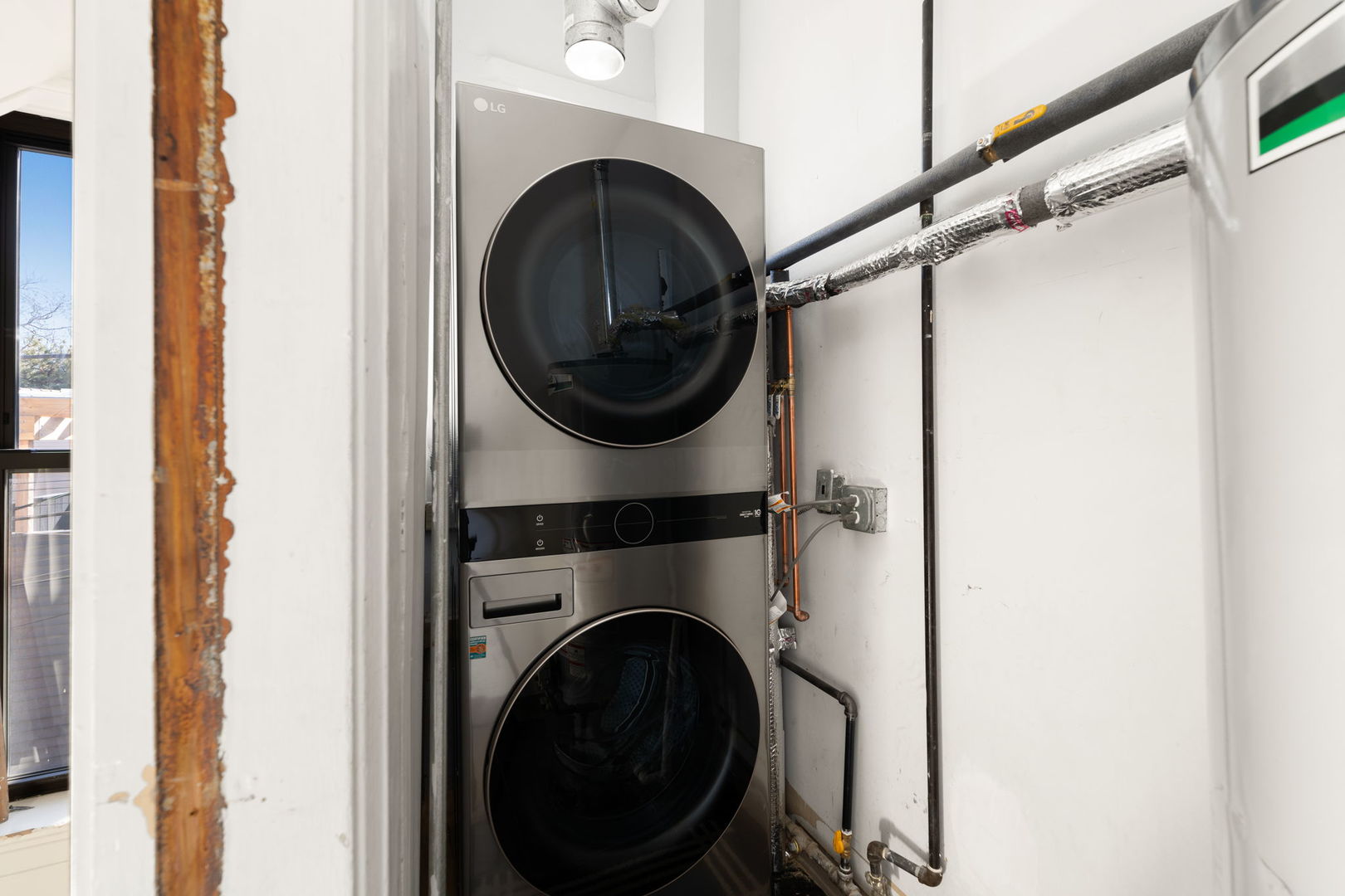 2147 W Dickens Avenue Unit: 2