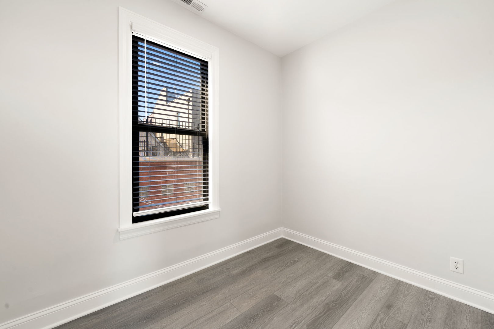 2147 W Dickens Avenue Unit: 2