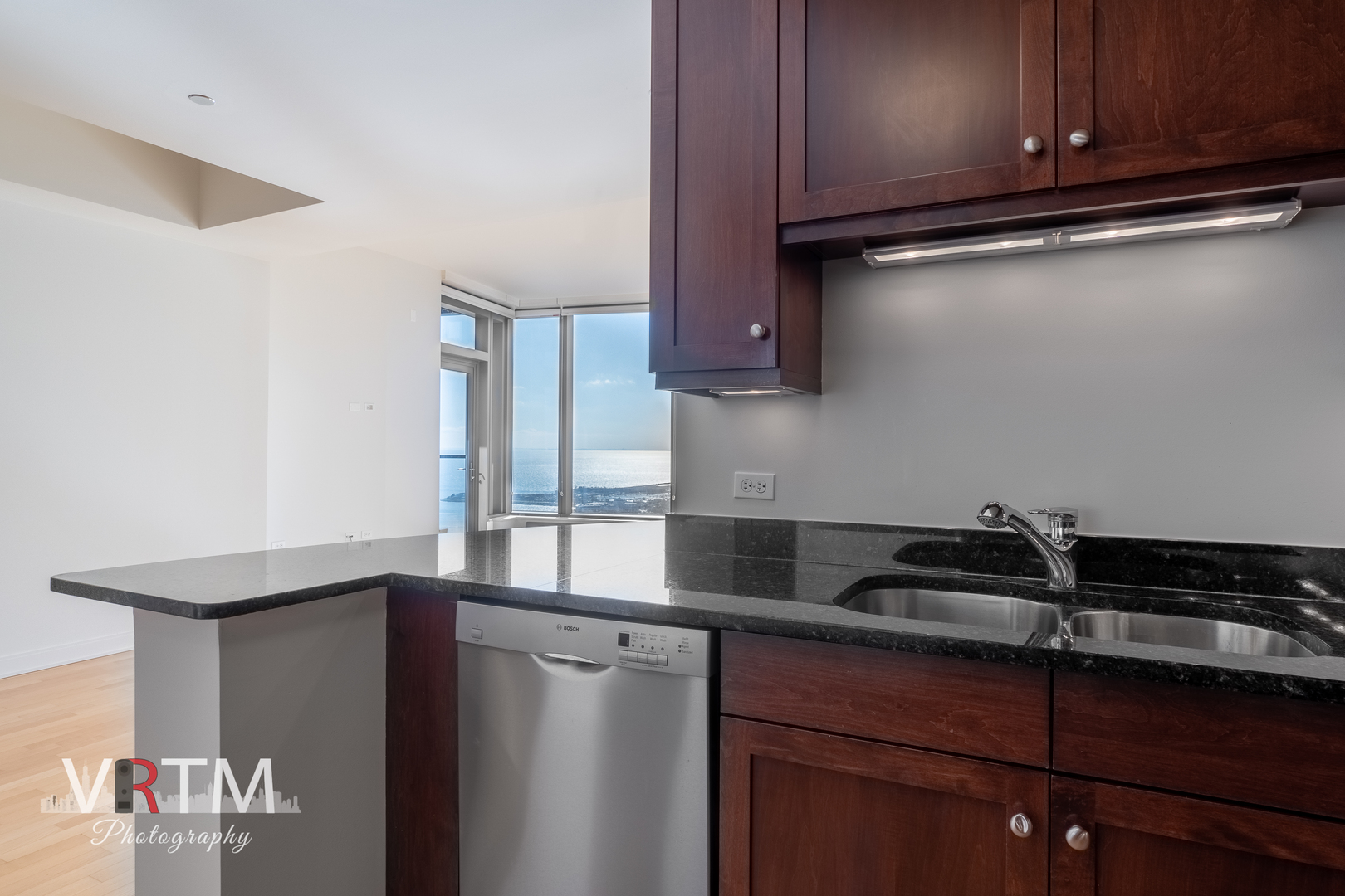 60 E MONROE Street Unit: 5003