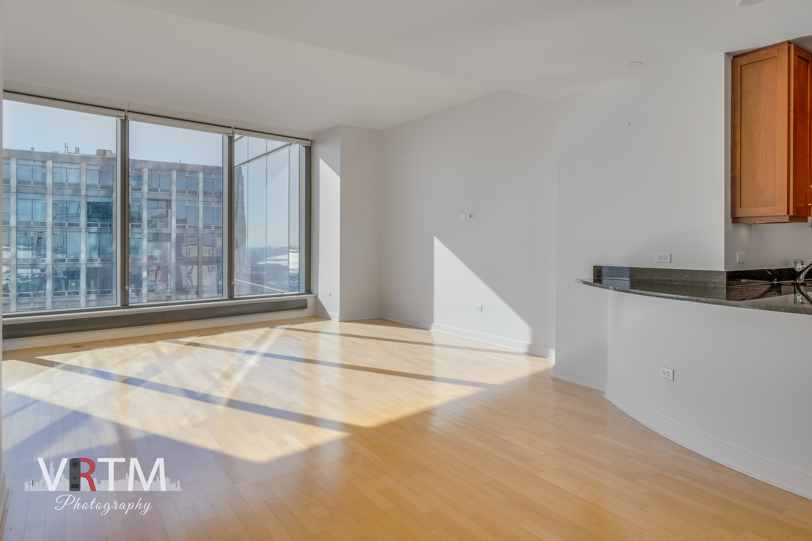60 E MONROE Street Unit: 5003