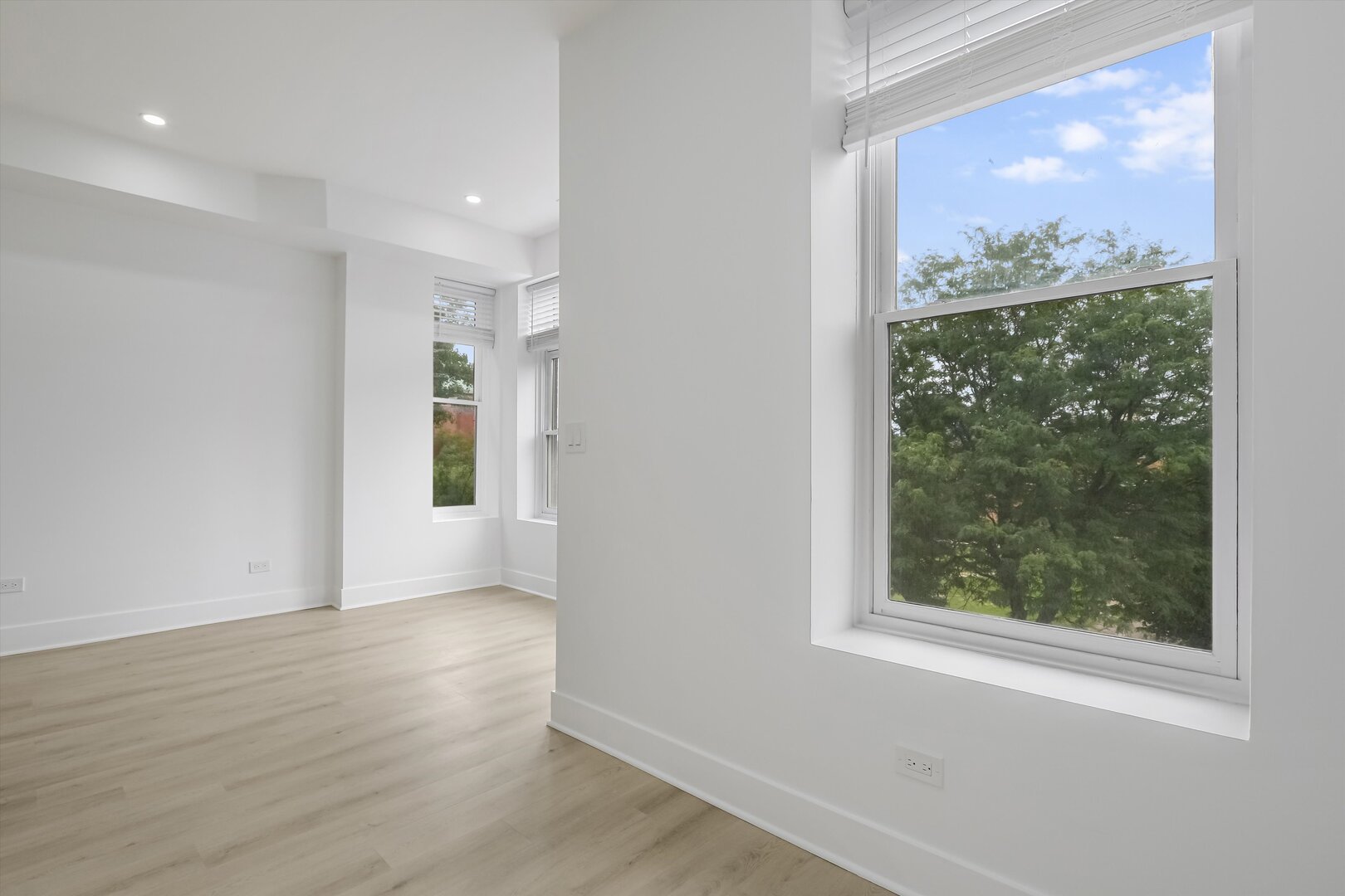 1114 N Wolcott Avenue Unit: 3F