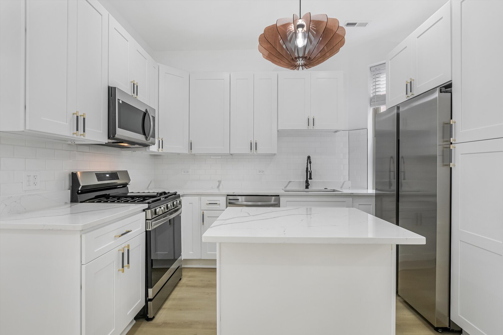 1114 N Wolcott Avenue Unit: 3F