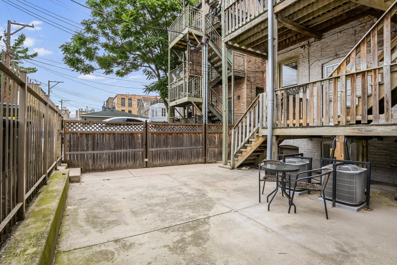 1114 N Wolcott Avenue Unit: 3F