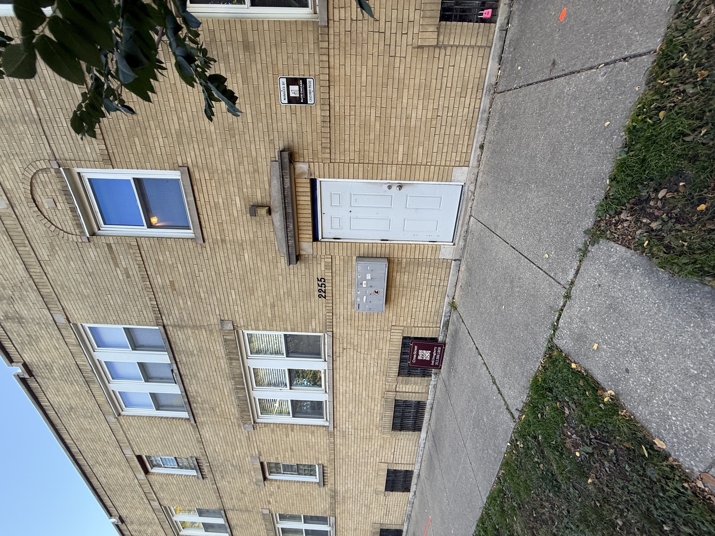 2255 W Shakespeare Avenue Unit: 2W