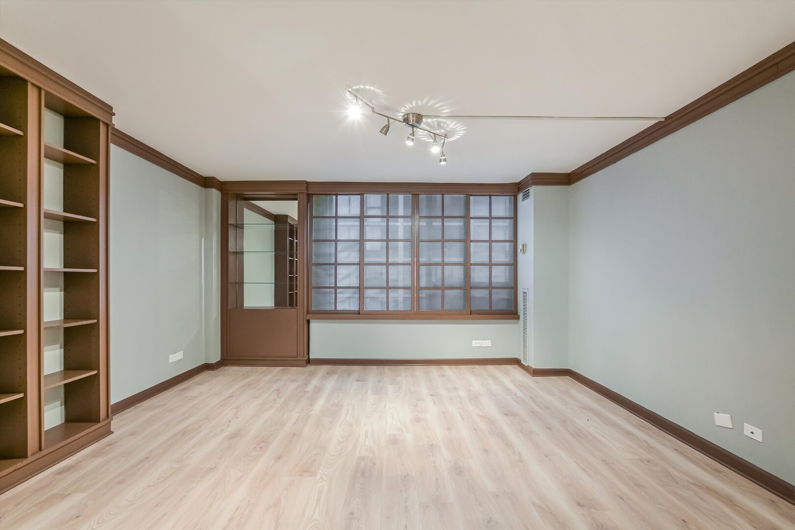 233 E Erie Street Unit: 1610