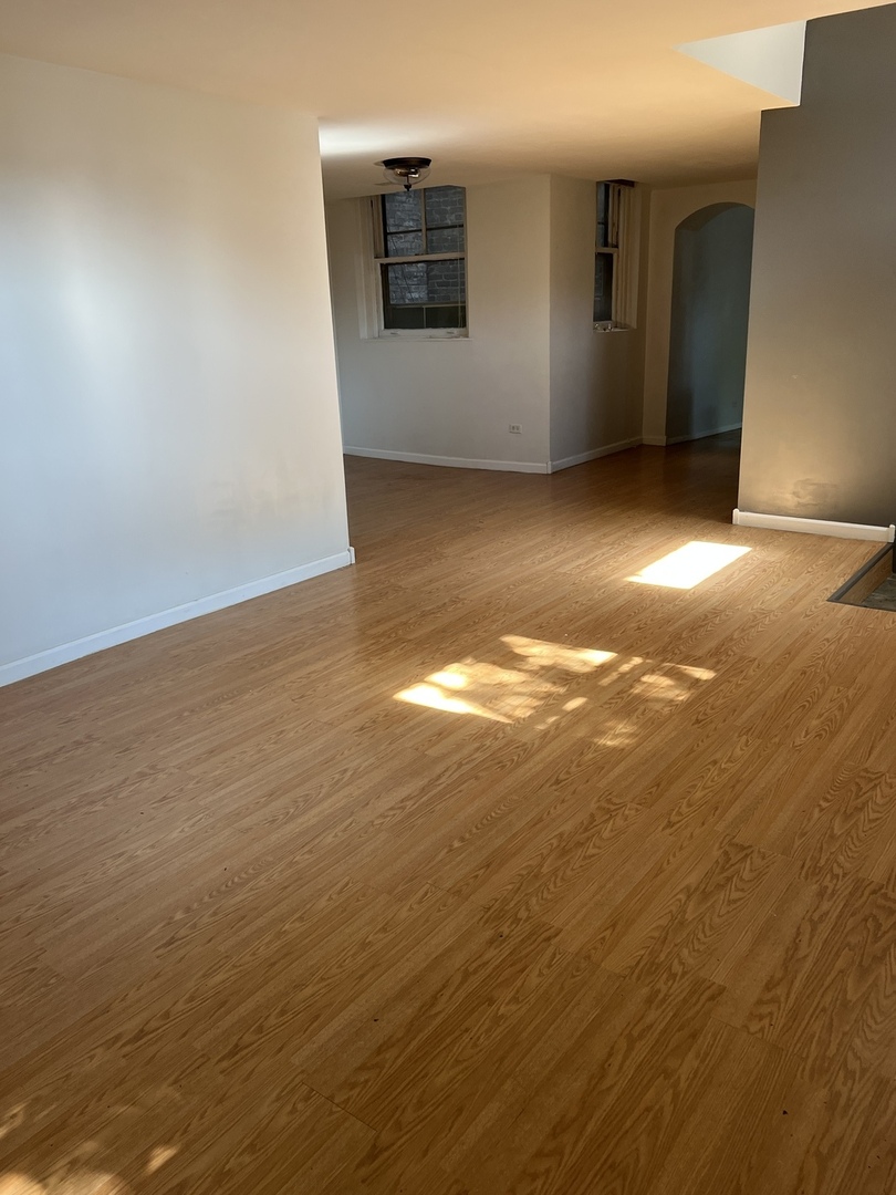 2724 W Chicago Avenue Unit: 1R