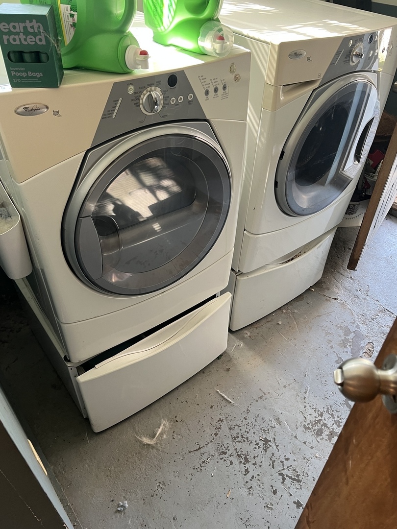 2724 W Chicago Avenue Unit: 1R