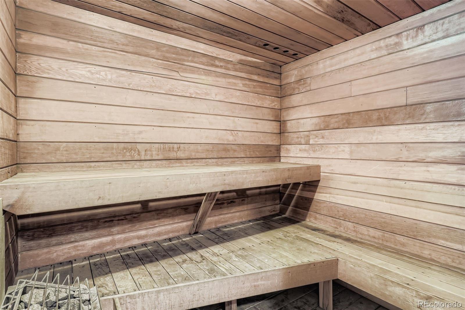 909 N Logan Street Unit: 5I