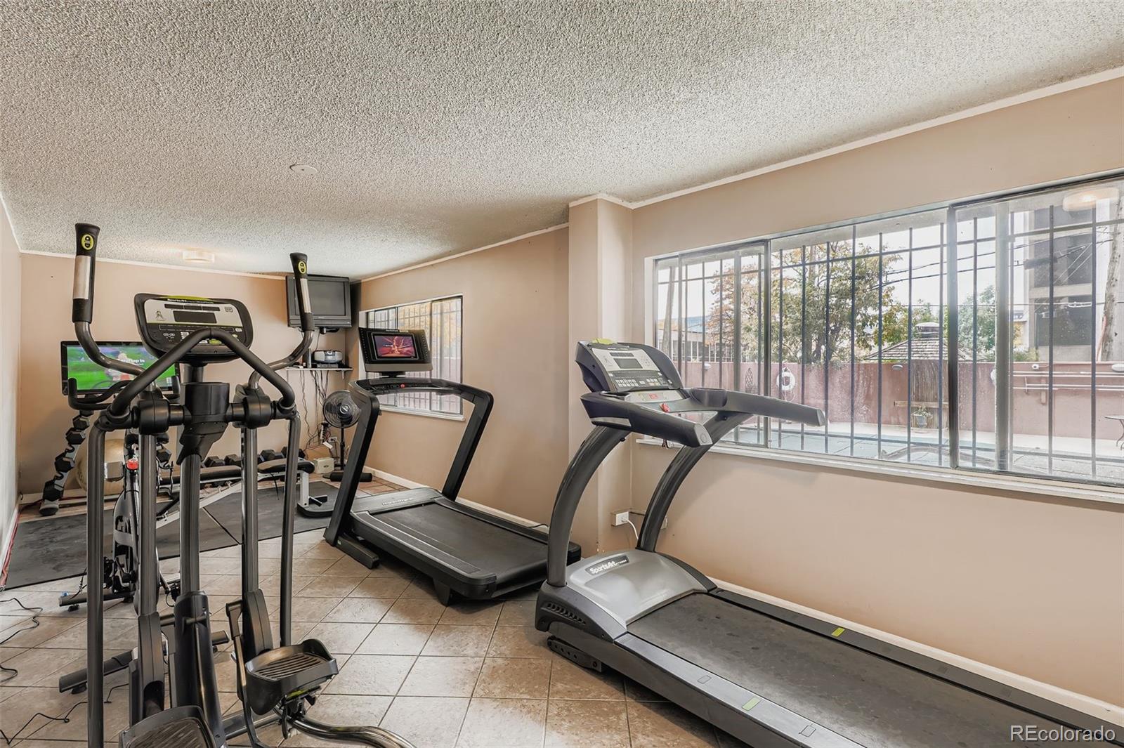 909 N Logan Street Unit: 5I