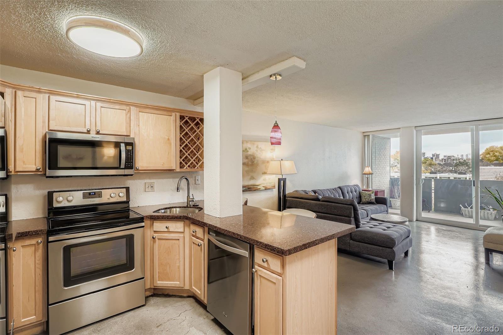 909 N Logan Street Unit: 5I