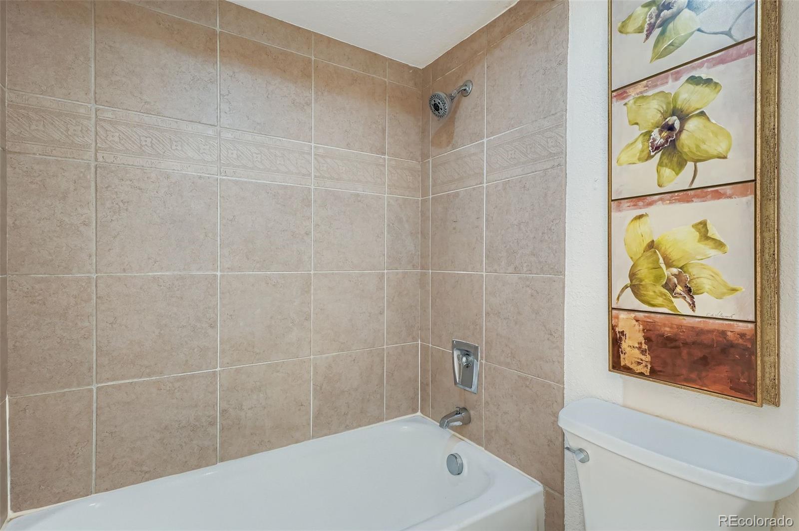 909 N Logan Street Unit: 5I