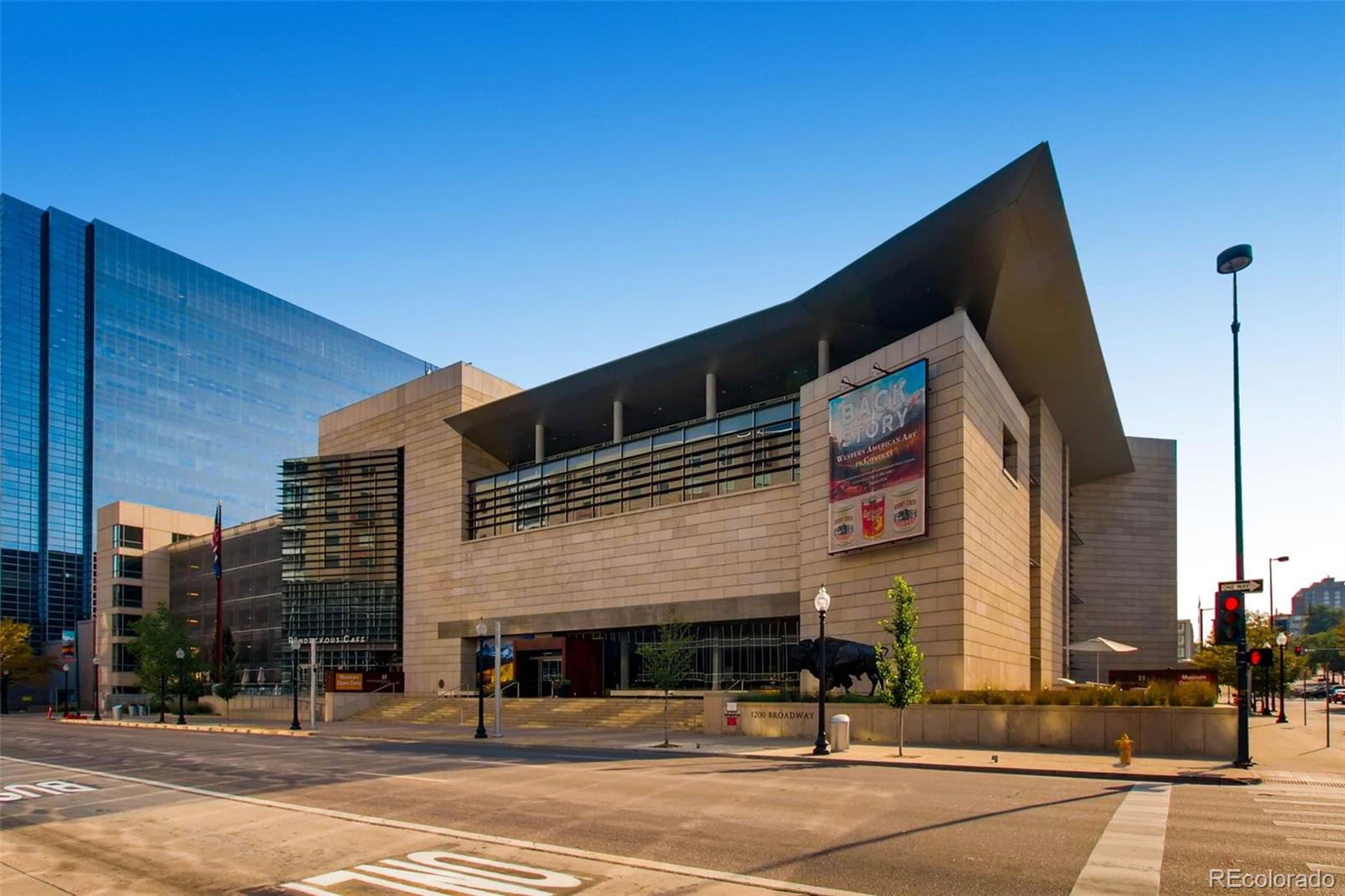 909 N Logan Street Unit: 5I