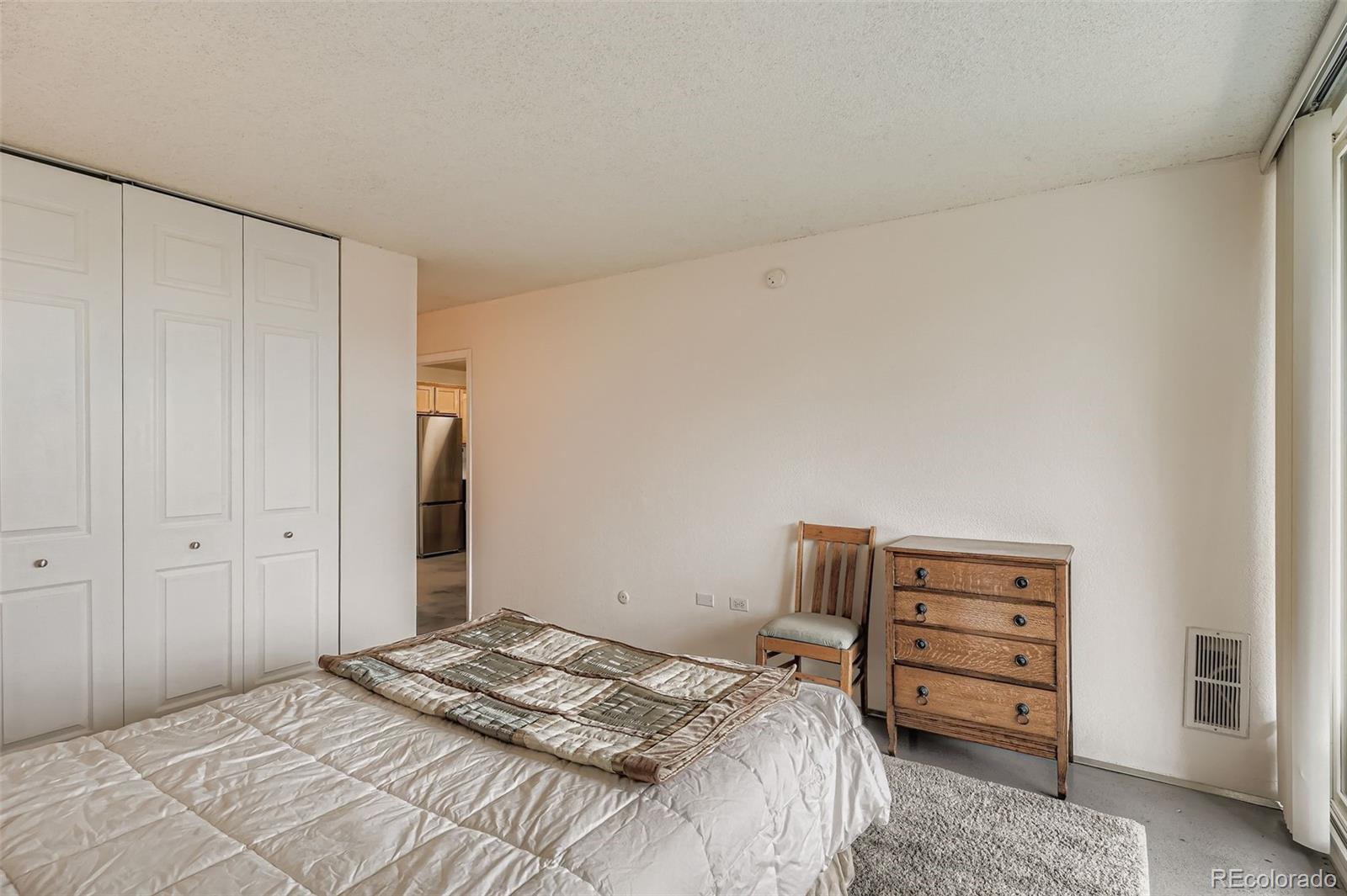 909 N Logan Street Unit: 5I