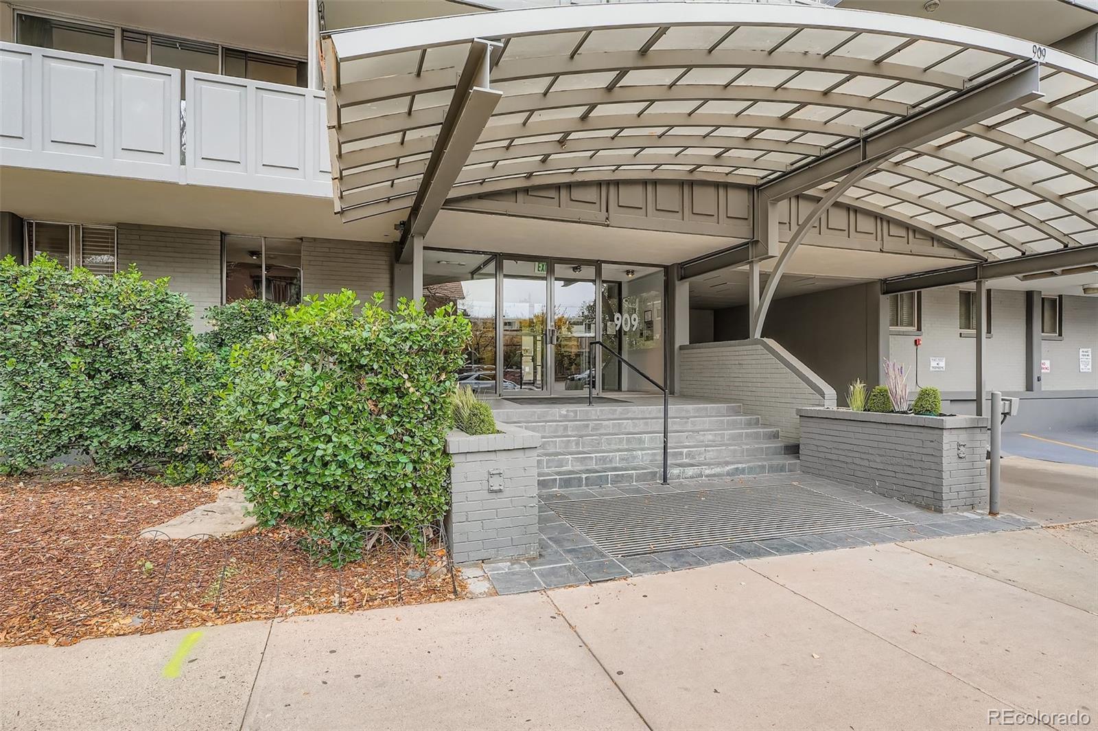 909 N Logan Street Unit: 5I