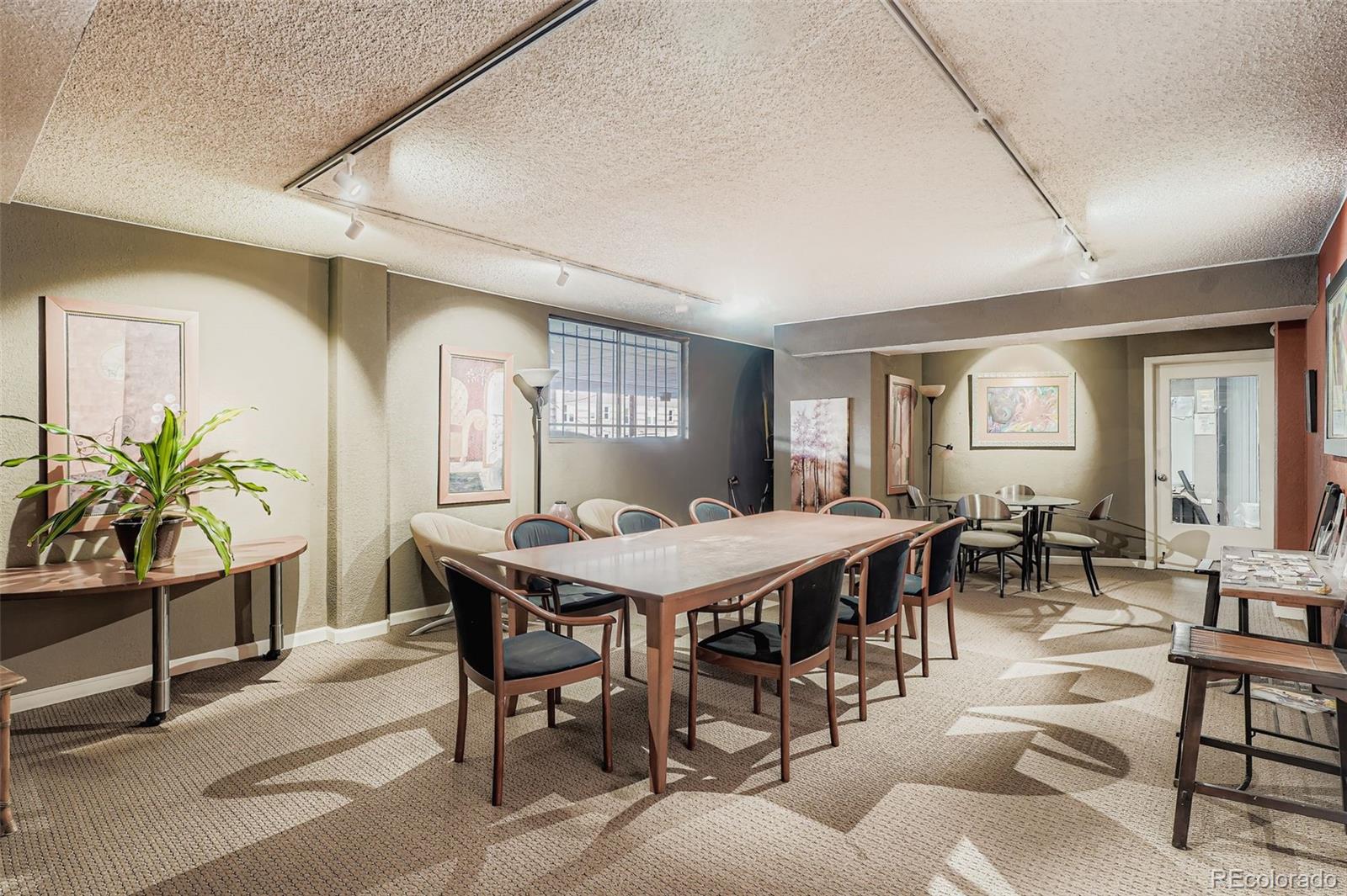 909 N Logan Street Unit: 5I