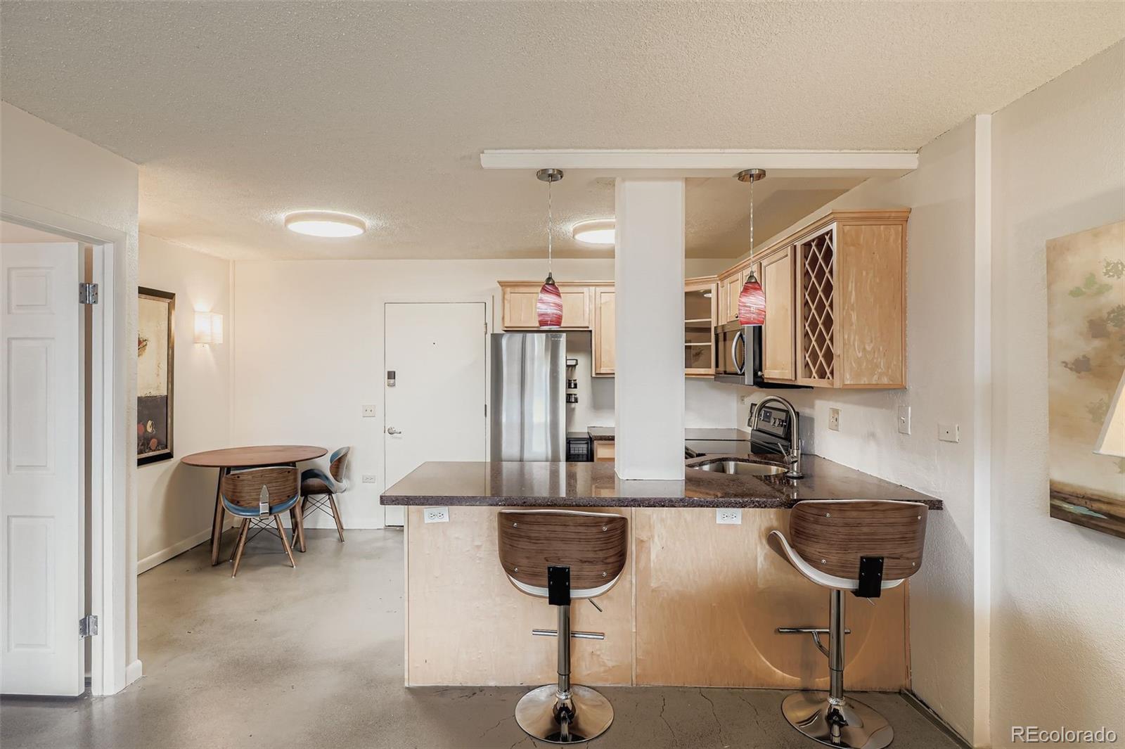 909 N Logan Street Unit: 5I